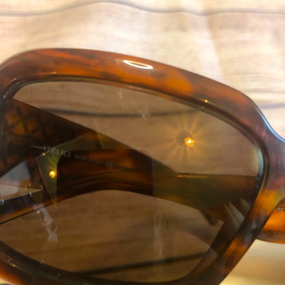 Authentic VERSACE tortoise shell sunglasses - Picture 6 of 9